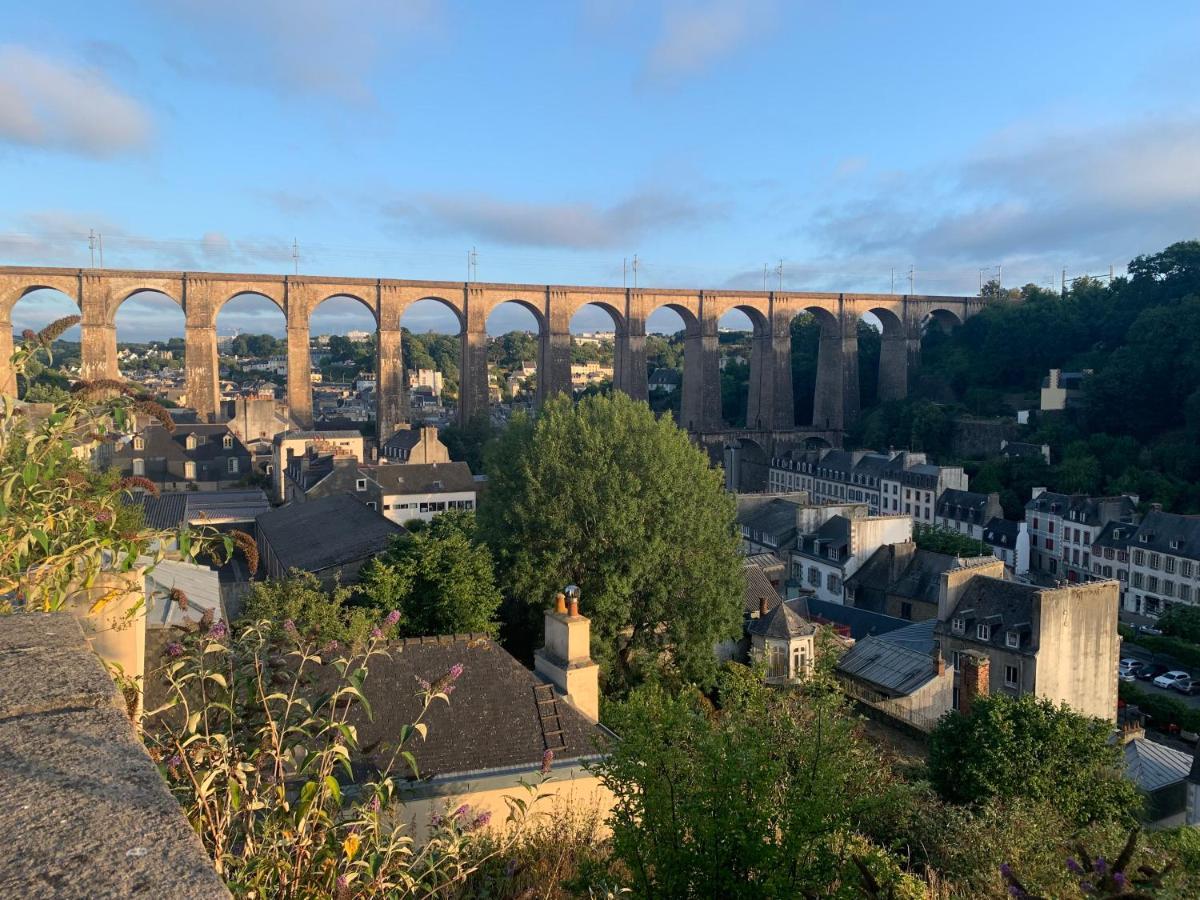 Aux Vieilles Murailles • Charmante Maison & Cour Морле Экстерьер фото
